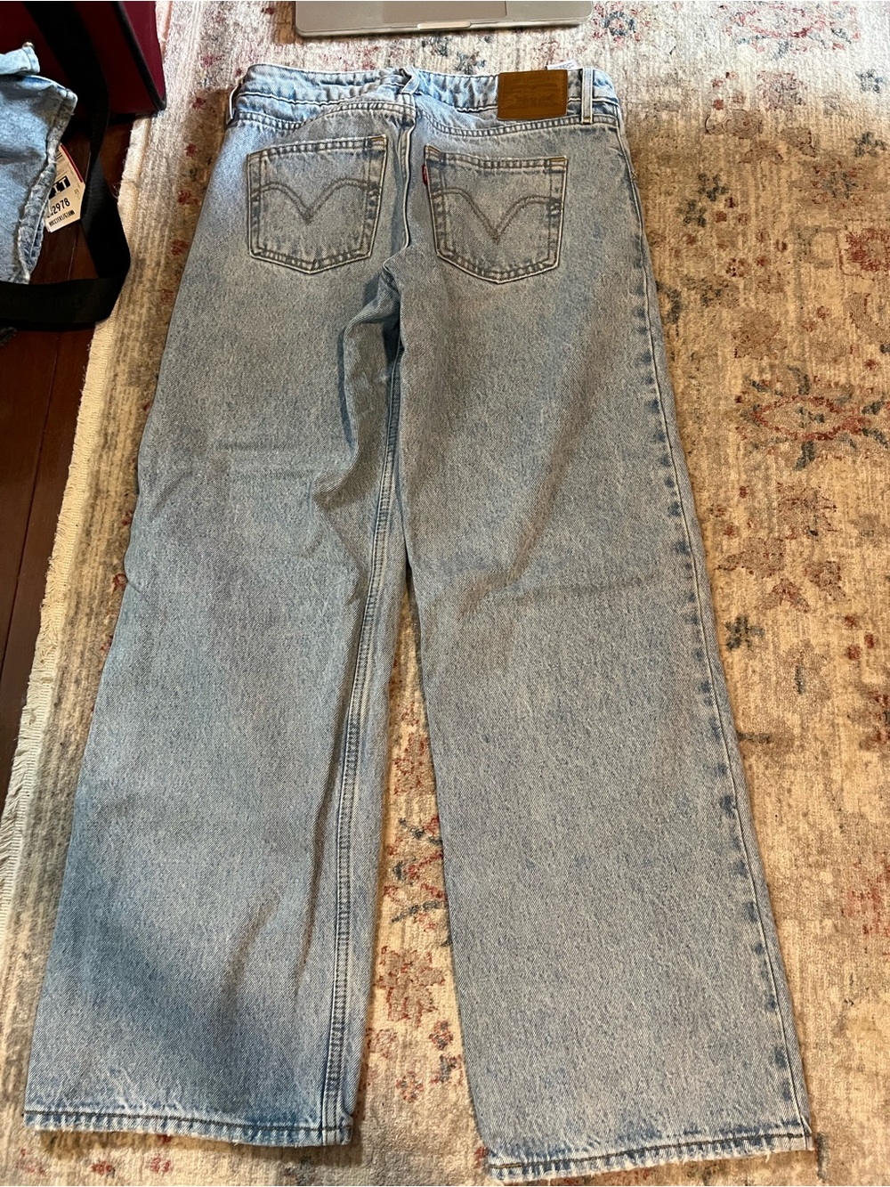 Levi’s Low Loose Jeans - Picture 3 of 4